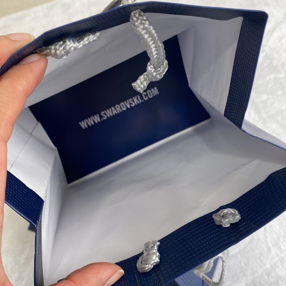 Swarovskis Shopping Bags - Picture 5 of 8